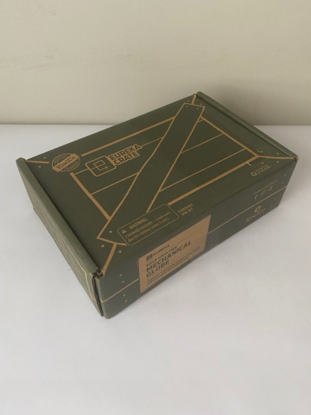 KiwiCo Eureka Crate Mechanical Globe build kit. Recommended ages 12+.